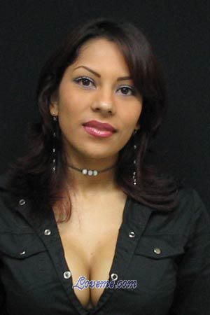 66024 - Claudia Age: 28 - Colombia